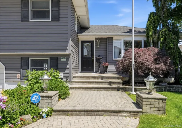3rd image of 453 2Nd Ave, Oyster Bay, NY 11762 | MLS# 1009951