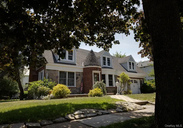 Photo 1 of Single family home for sale at 478 Carnation Ave, Hempstead, NY 11001 | MLS# 1009955 | Listing updated on 2026-10-03