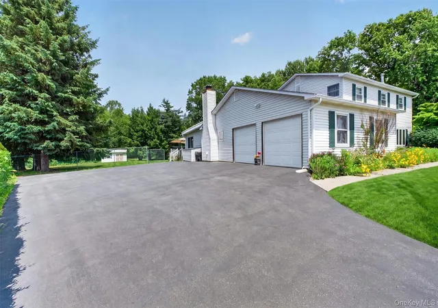 Homes for sale in East Fishkill, NY | 5 Gene Ct, East Fishkill, NY 12533 | MLS# 1009976