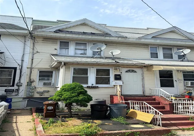 1st image of 123 15 95th Ave, South Richmond Hill, NY 11419 | MLS# 1009979