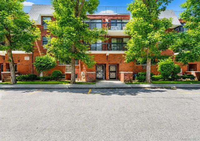Condo for sale at 7108 Sutton Pl #1, Fresh Meadows, NY 11365 | MLS# 1009981