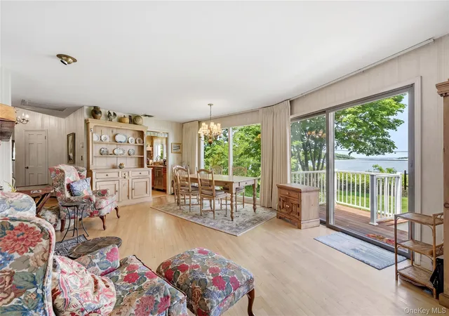 Photo 4 of Sale Pending at 195 Shore Rd, Brookhaven, NY 11766 | MLS# 1009988 | Listing updated on 2026-09-17