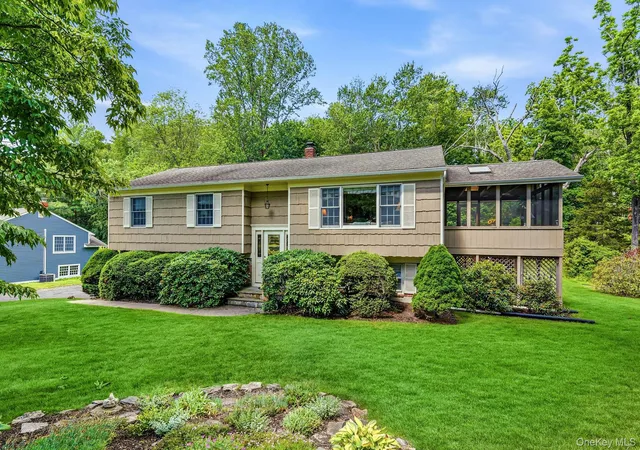 Homes for sale in Bedford, NY | 22 Locksley Ln, Bedford, NY 10507 | MLS# 1010013