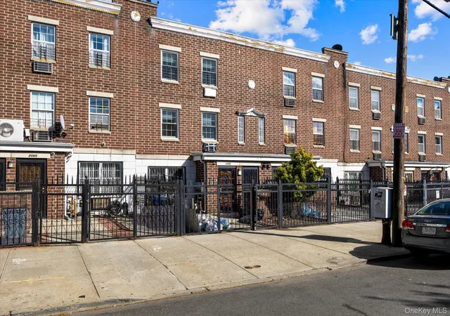 Photo 2 of Sale Pending at 2058 Washington Ave, Bronx, NY 10457 | MLS# 1010022 | Listing updated on 2026-07-27
