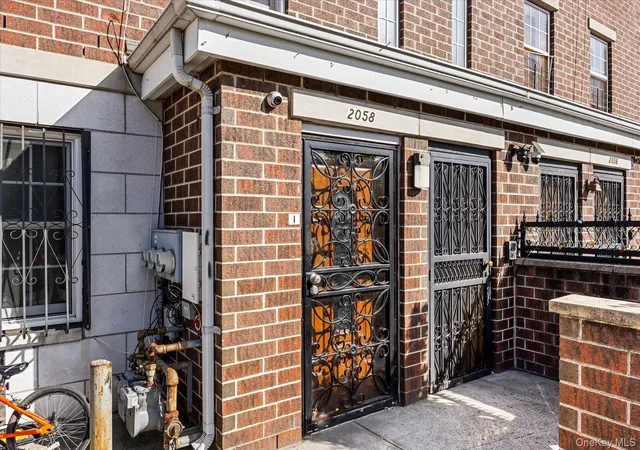 Photo 3 of Sale Pending at 2058 Washington Ave, Bronx, NY 10457 | MLS# 1010022 | Listing updated on 2026-07-27