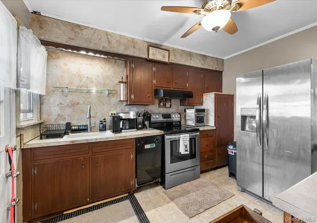 4th image of 719 Catskill Ave, Lindenhurst, NY 11757 | MLS# 1010027