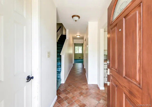 Homes for sale in Poughkeepsie, NY | 8 Knightsbridge, Poughkeepsie, NY 12603