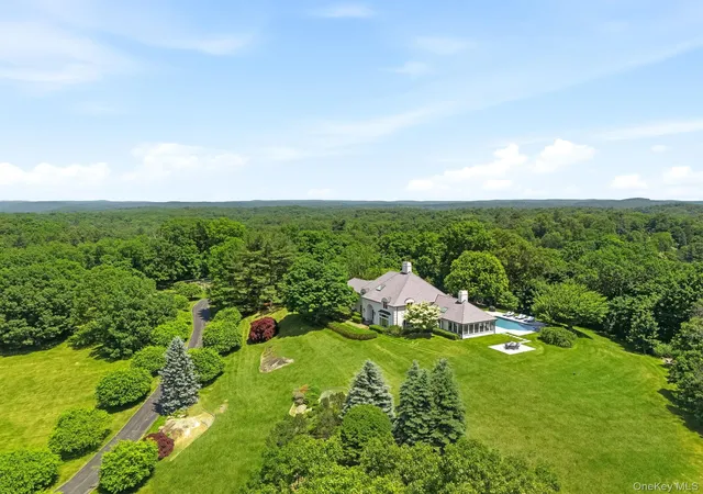 Photo 4 of Single family home for sale at 20 Meeting House Rd, Mount Kisco, NY 10549 | MLS# 1010043 | Listing updated on 2026-07-07