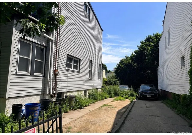 3rd image of 93 Linwood St, Brooklyn, NY 11208 | MLS# 1010044
