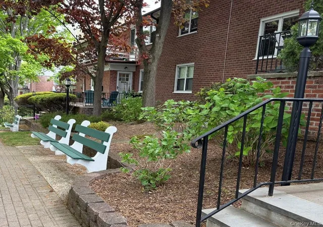 Homes for sale in Greenburgh, NY | 193 S Buckhout St #193, Greenburgh, NY 10533 | MLS# 1010053