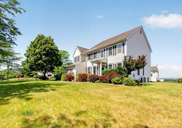 Photo 3 of Single family home for sale at 4 Augusta Ct, Monroe, NY 10950 | MLS# 1010099 | Listing updated on 2026-08-06