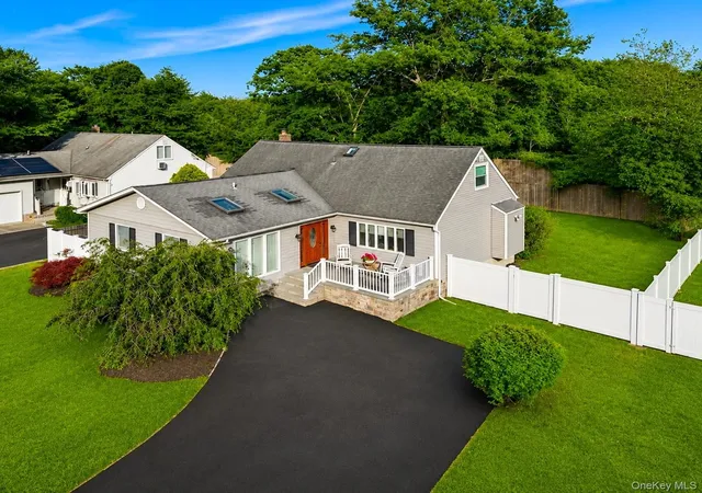 32nd image of 52 Brilner Dr, Smithtown, NY 11787 | MLS# 1010120