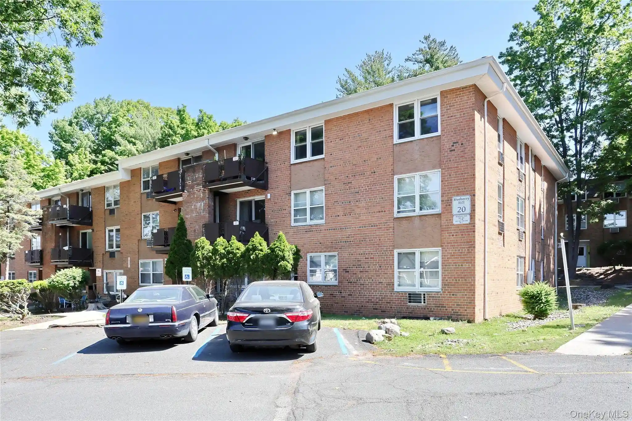 Listing Photo 2 - Condo for sale in 202 Kearsing Pkwy located at 202 Kearsing Pkwy, Monsey, NY 10952 - Unit 202 Kearsing Pkwy