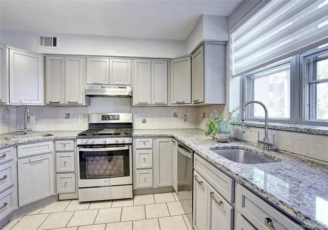 3rd image of 202 Kearsing Pkwy, Monsey, NY 10952 | MLS# 1010122