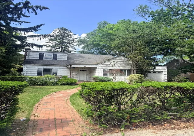 Homes for sale in Hempstead, NY | 182 E Rockaway Rd, Hempstead, NY 11557 | MLS# 1010123