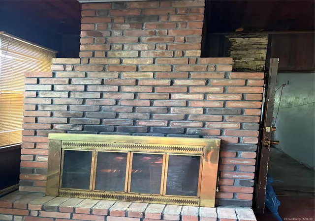 5th image of 182 E Rockaway Rd, Hempstead, NY 11557 | MLS# 1010123