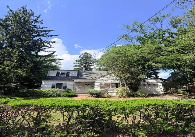 Homes for sale in Hempstead, NY | 182 E Rockaway Rd, Hempstead, NY 11557 | MLS# 1010123