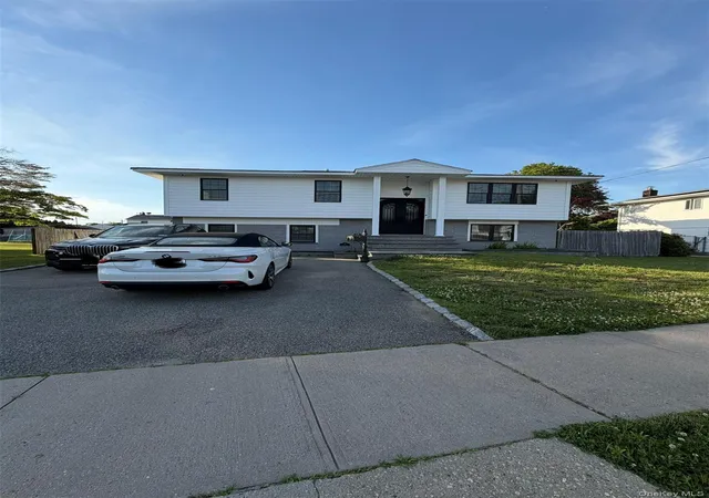 Photo 1 of Single family home for sale at 19 Jersey St, Hicksville, NY 11801 | MLS# 1010128 | Listing updated on 2026-06-24