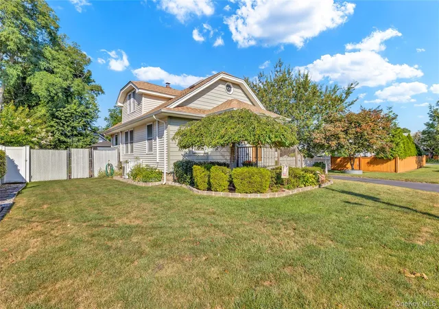 3rd image of 245 N N 7Th St, Lindenhurst, NY 11757 | MLS# 1010137