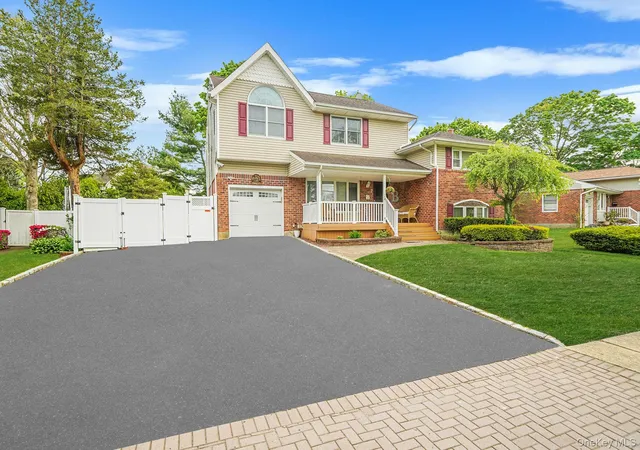 2nd image of 7 Elmwood Rd, Deer Park, NY 11729 | MLS# 1010169
