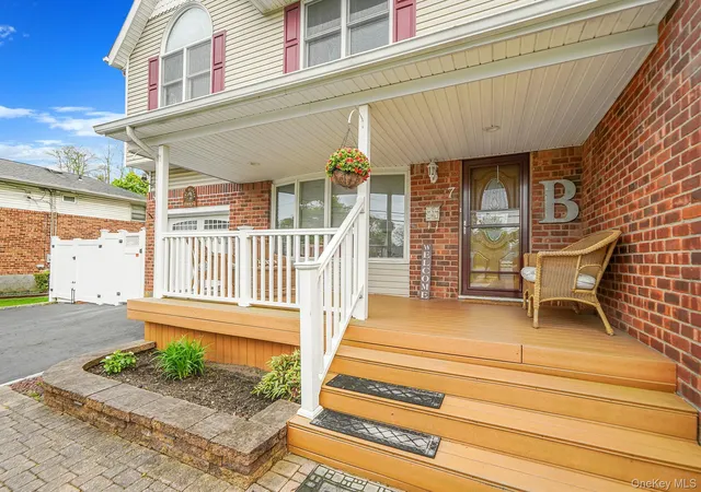 4th image of 7 Elmwood Rd, Deer Park, NY 11729 | MLS# 1010169