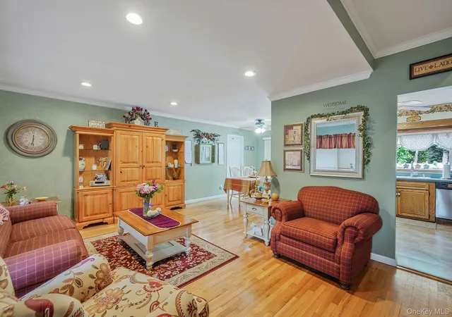5th image of 7 Elmwood Rd, Deer Park, NY 11729 | MLS# 1010169