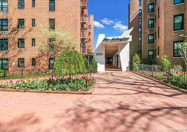 Homes for sale in New York, NY | 139 15 83rd Ave #305, New York, NY 11435 | MLS# 1010170