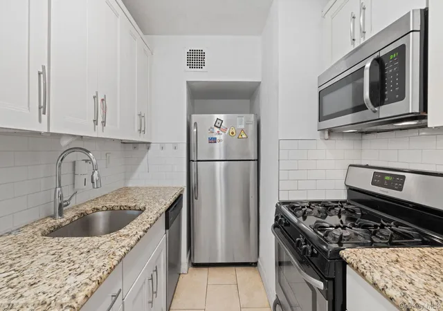 4th image of 139-15 83rd Ave, New York City, NY 11238