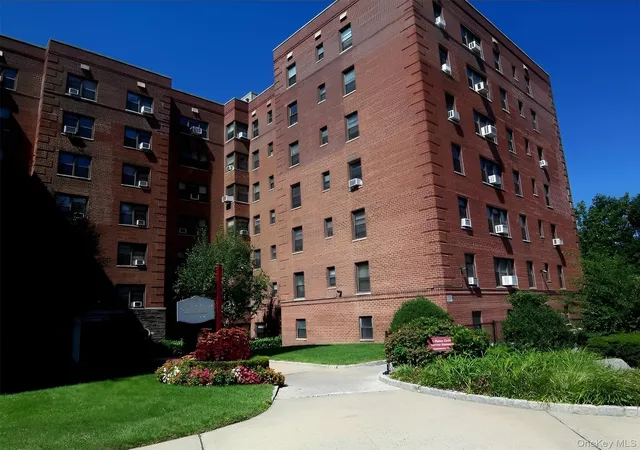 Photo 1 of Sale Pending at 1 Fisher Dr #520, Mount Vernon, NY 10552 | MLS# 1010188 | Listing updated on 2026-08-07