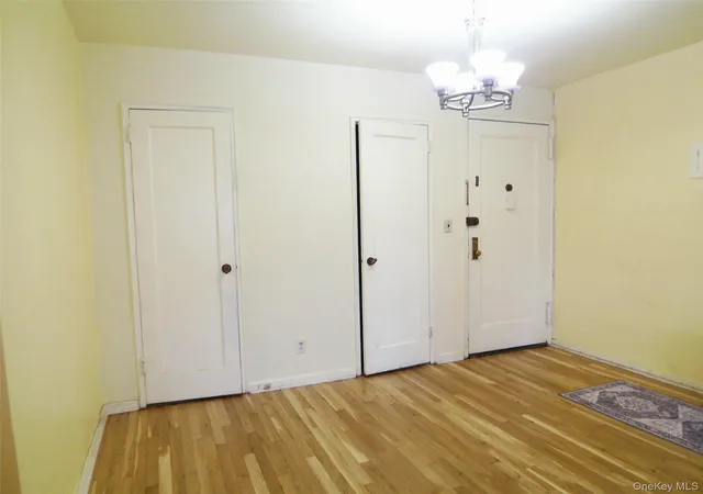 Photo 3 of Sale Pending at 1 Fisher Dr #520, Mount Vernon, NY 10552 | MLS# 1010188 | Listing updated on 2026-08-07