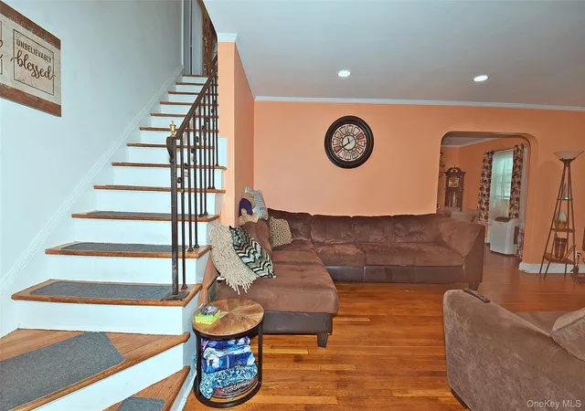 3rd image of 1020 Garden Pl, Hempstead, NY 11510 | MLS# 1010200
