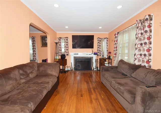 4th image of 1020 Garden Pl, Hempstead, NY 11510 | MLS# 1010200