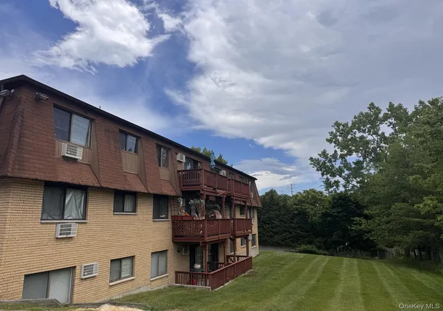 Homes for sale in Haverstraw, NY | 379 Richard Ct, Haverstraw, NY 10970 | MLS# 1010213