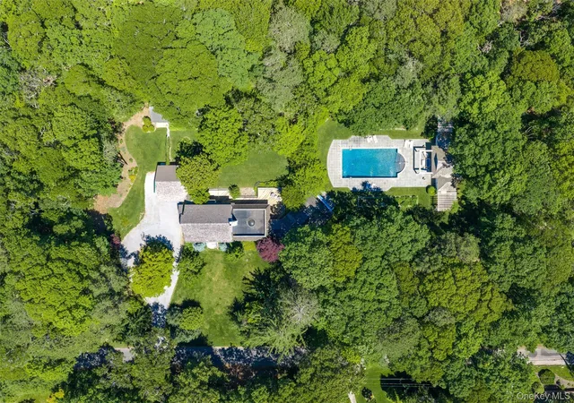 Homes for sale in Southampton, NY | 18 Jagger Ln, Southampton, NY 11977 | MLS# 1010225
