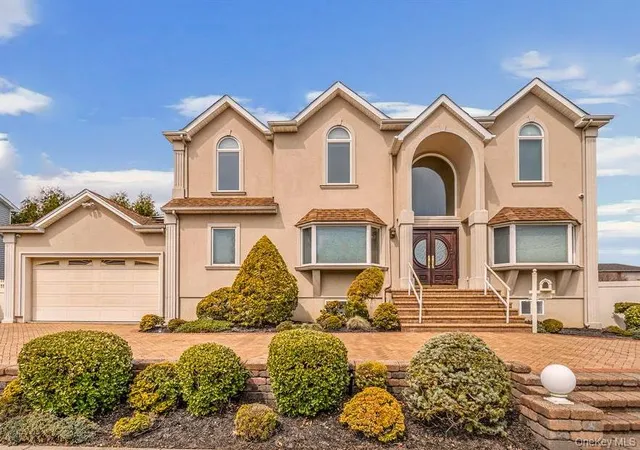 Photo 2 of Single family home for sale at 1218 Centre St, Hempstead, NY 11557 | MLS# 1010230 | Listing updated on 2026-09-06