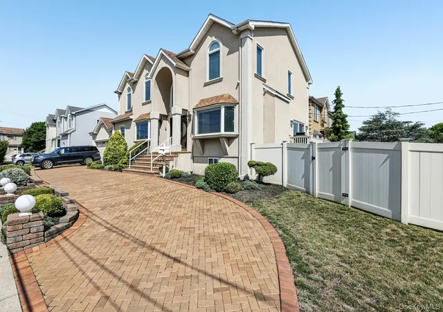 Photo 3 of Single family home for sale at 1218 Centre St, Hempstead, NY 11557 | MLS# 1010230 | Listing updated on 2026-09-06
