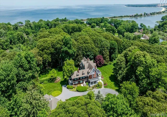 Photo 1 of Mansion for sale at 563 Asharoken Ave, Northport, NY 11768 | MLS# 1010249 | Listing updated on 2026-09-22