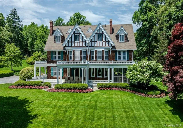 Photo 2 of Mansion for sale at 563 Asharoken Ave, Northport, NY 11768 | MLS# 1010249 | Listing updated on 2026-09-22
