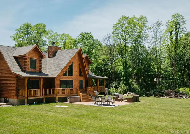 Photo 3 of Single family home for sale at 76 Woodlands Trl, Clinton Corners, NY 12514 | MLS# 1010254 | Listing updated on 2026-07-27