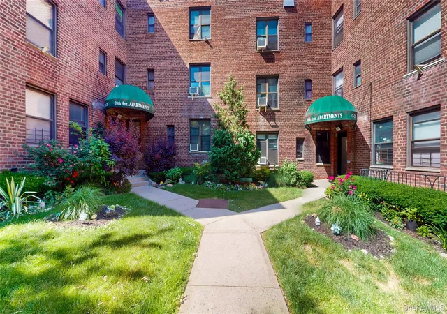 Homes for sale in New York, NY | 52 21 39th Rd #2A, New York, NY 11377 | MLS# 1010266