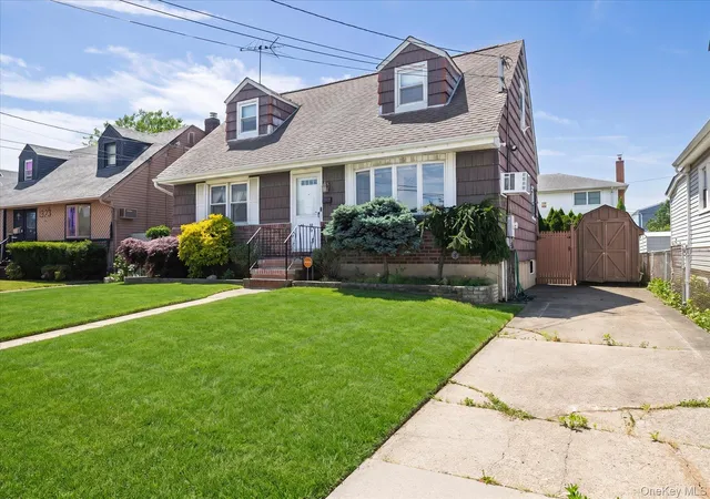 2nd image of 1329 Globe Ave, Hempstead, NY 11003 | MLS# 1010268