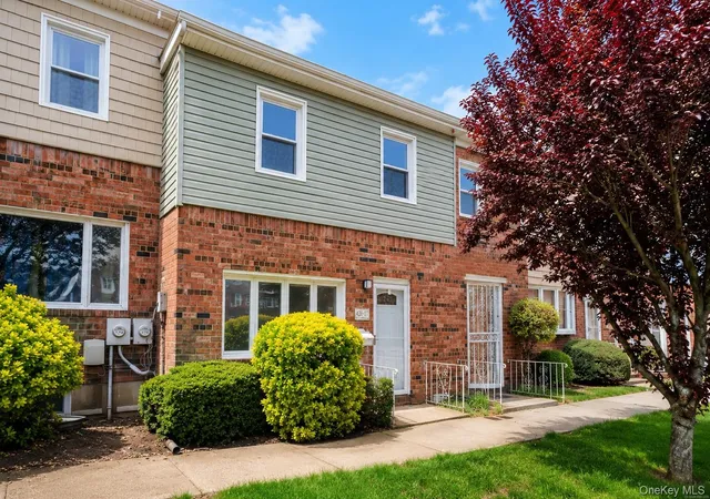 1st image of 426 N Corona Ave #7, Valley Stream, NY 11580 | MLS# 1010270