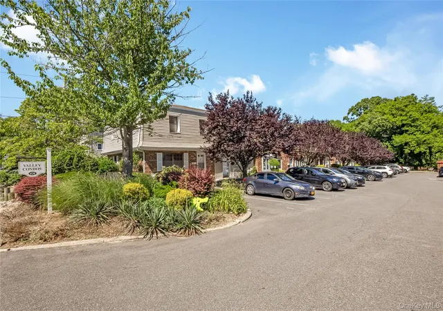 2nd image of 426 N Corona Ave, Valley Stream, NY 11580