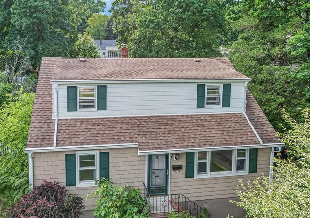 Homes for sale in Clarkstown, NY | 7 S Park Ave, Clarkstown, NY 10954 | MLS# 1010292