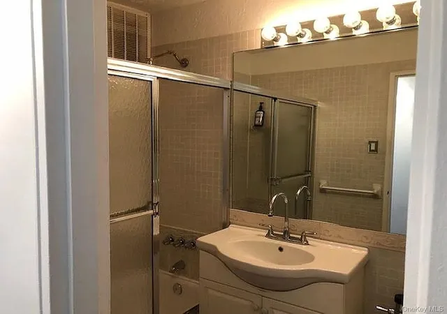 5th image of 3080 Voorhies Ave, New York, NY 11235