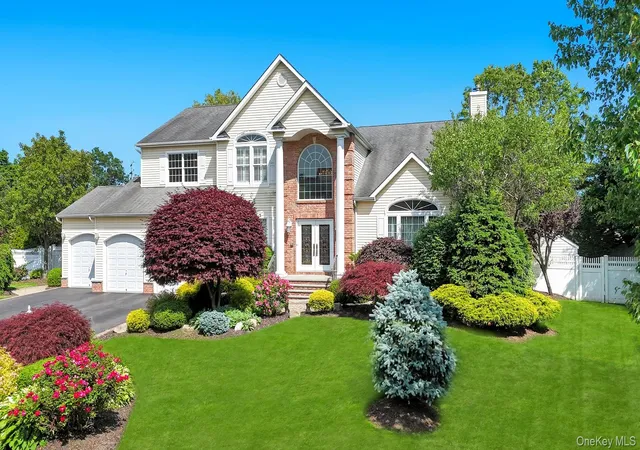 1st image of 25 Yellow Top Ln, Smithtown, NY 11787 | MLS# 1010315
