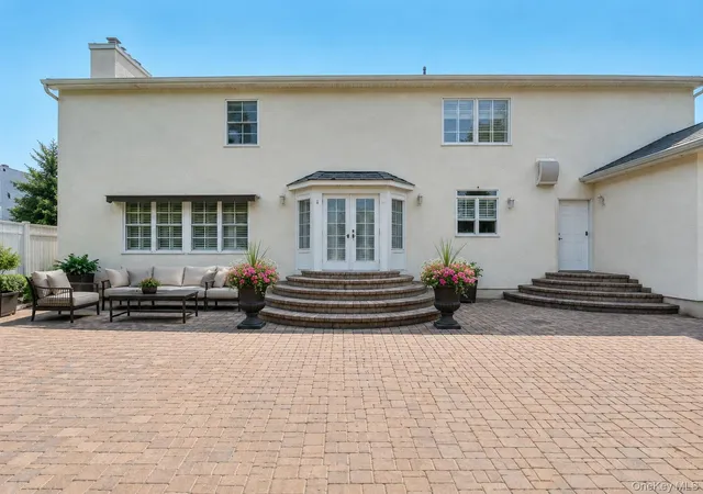 41st image of 25 Yellow Top Ln, Smithtown, NY 11787 | MLS# 1010315