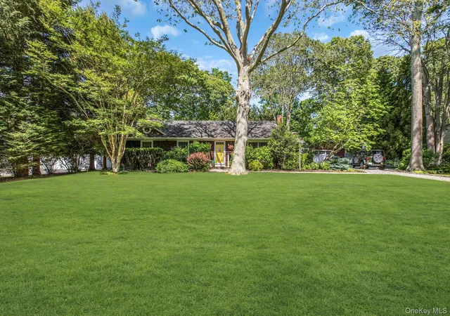 Homes for sale in Southold, NY | 530 Woodcliff Dr, Southold, NY 11952 | MLS# 1010344