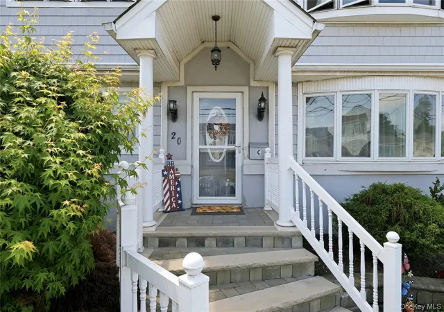 4th image of 20 Elm St, Oyster Bay, NY 11758 | MLS# 1010348