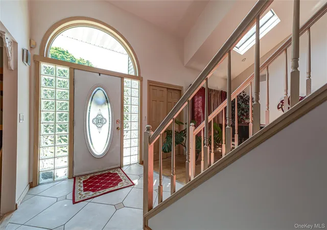 4th image of 11 Annemarie Dr, Smithtown, NY 11780 | MLS# 1010352
